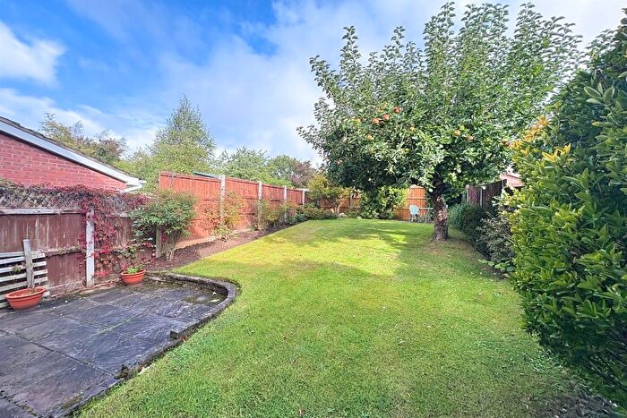3 Bedroom Semi-detached House For Sale In Dunoon Close, Holmes Chapel, CW4