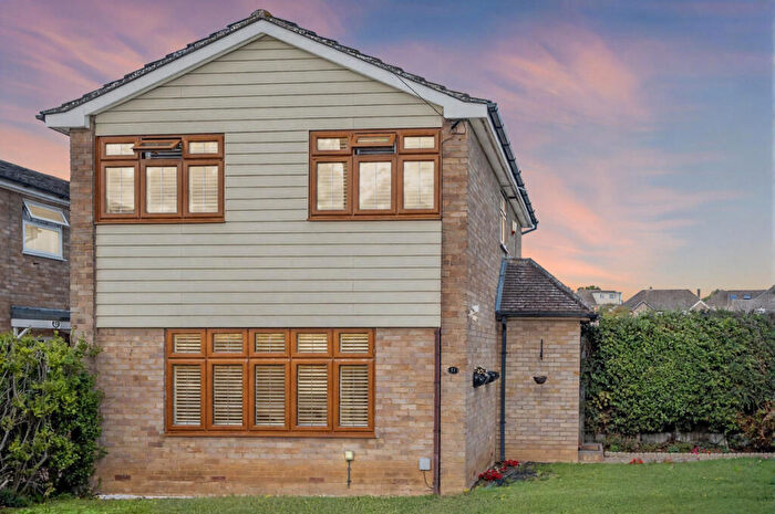 3 Bedroom Detached House For Sale In Ian Road, Billericay, CM12