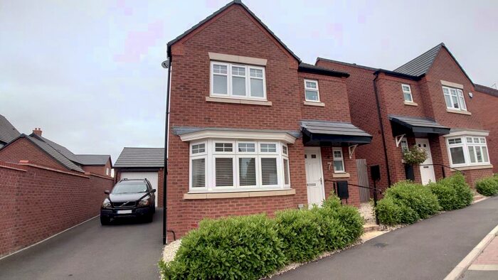 3 Bedroom Semi-Detached House To Rent In Oakley Drive, Warwick, CV34