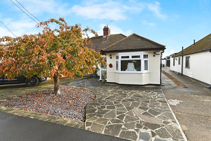 3 Bedroom Bungalow For Sale In Thorndon Avenue, West Horndon, Brentwood, Essex, CM13