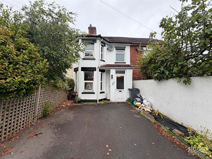 3 Bedroom Terraced House For Sale In Victoria Road, Springbourne, Bournemouth, BH1