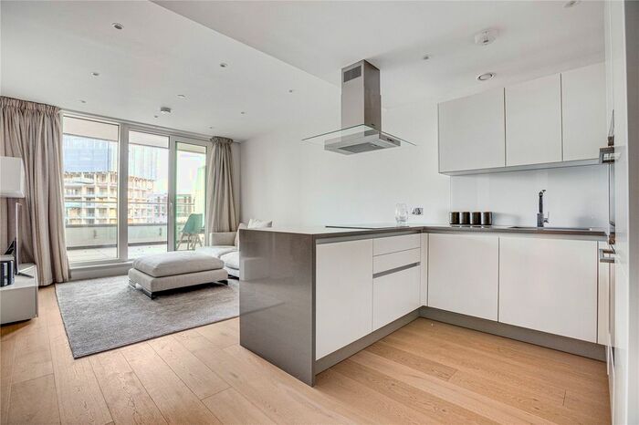 2 Bedroom Flat To Rent In Sophora House, Queenstown Road, SW11