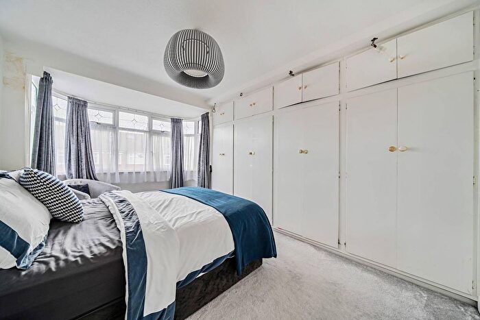 3 Bedroom Terraced House To Rent In Nightingale Close, Chingford, London, E4