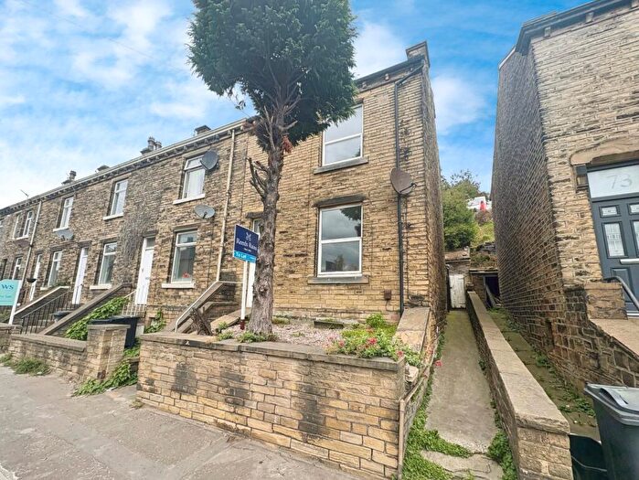 2 Bedroom End Of Terrace House To Rent In Wakefield Road, Brighouse, West Yorkshire, HD6