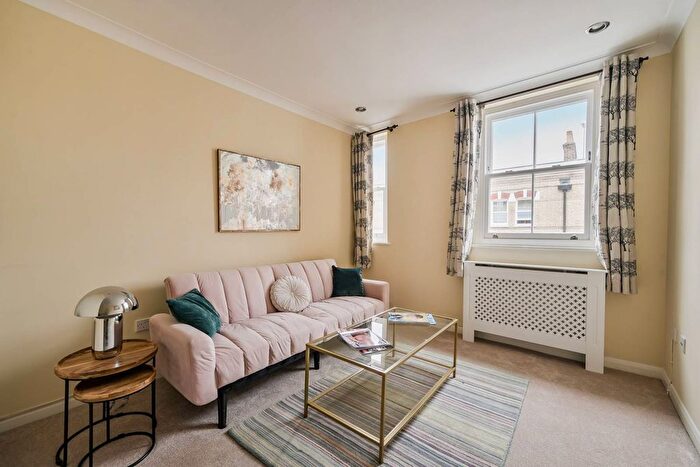 1 Bedroom Flat For Sale In Drayton Gardens, South Kensington, London, SW10