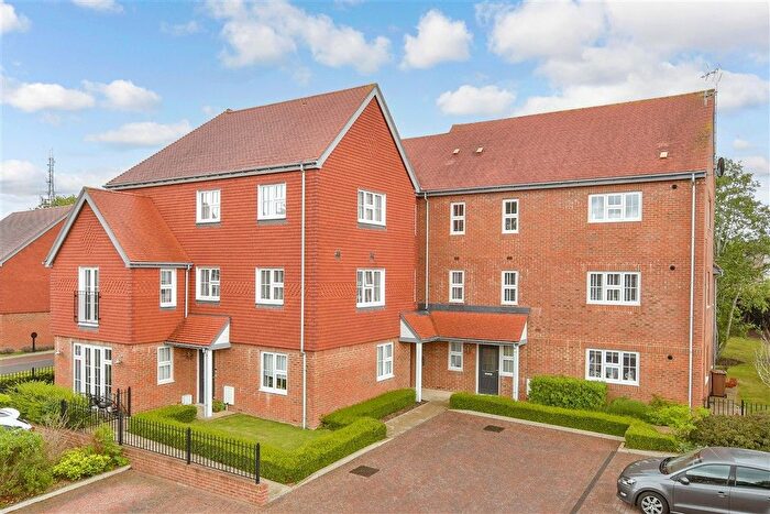 1 Bedroom Flat For Sale In Waterfield, Tadworth, Surrey, KT20
