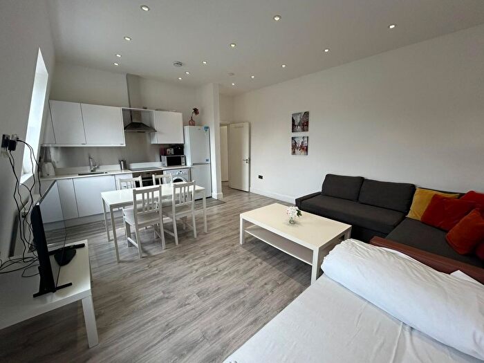 2 Bedroom Flat To Rent In Harrow Road, London, W9