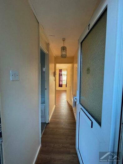 1 Bedroom Studio Flat To Rent In Frank Slater House, IG3