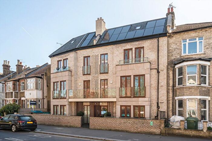 2 Bedroom Flat For Sale In East Dulwich Grove, East Dulwich, SE22