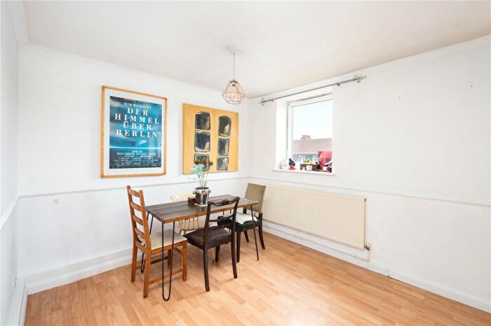 2 Bedroom Flat For Sale In Chater House, Roman Road, London, E2