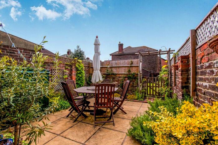 2 Bedroom Apartment To Rent In North Street, Emsworth, PO10