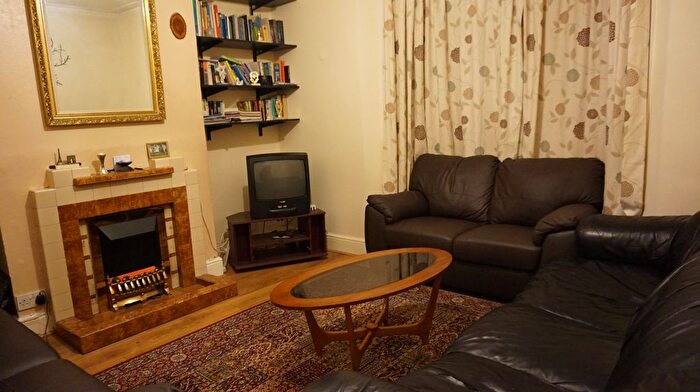 3 Bedroom Terraced House To Rent In Woolwich, Kidbrooke, London, Se!, SE3