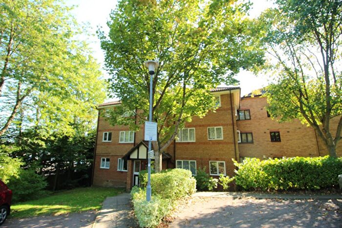 1 Bedroom Flat For Sale In Centre Drive, Epping, CM16