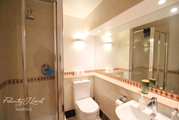 2 Bedroom Apartment To Rent In Prescot Street, London, E1