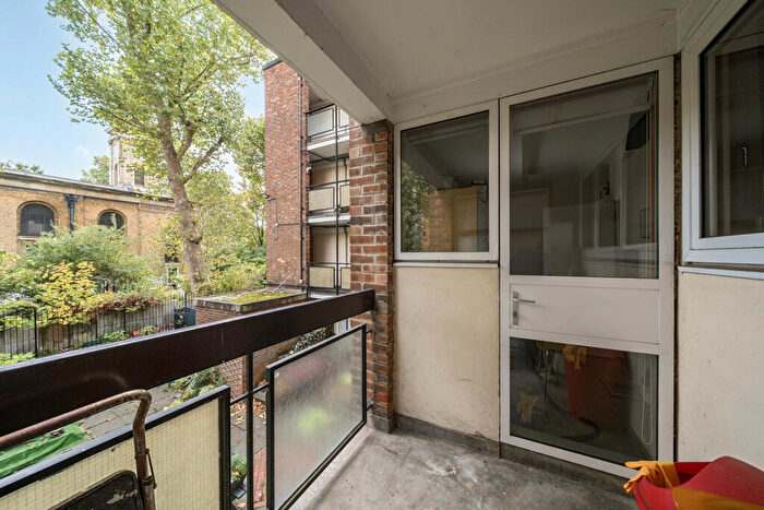 Studio For Sale In Cadiz Street, London, SE17