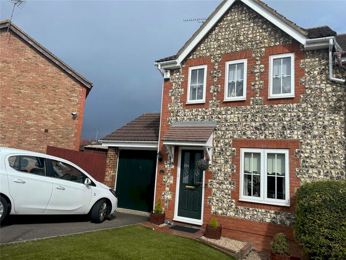 2 Bedroom Detached House To Rent In Rosebank Gardens, Northfleet, Gravesend, Kent, DA11