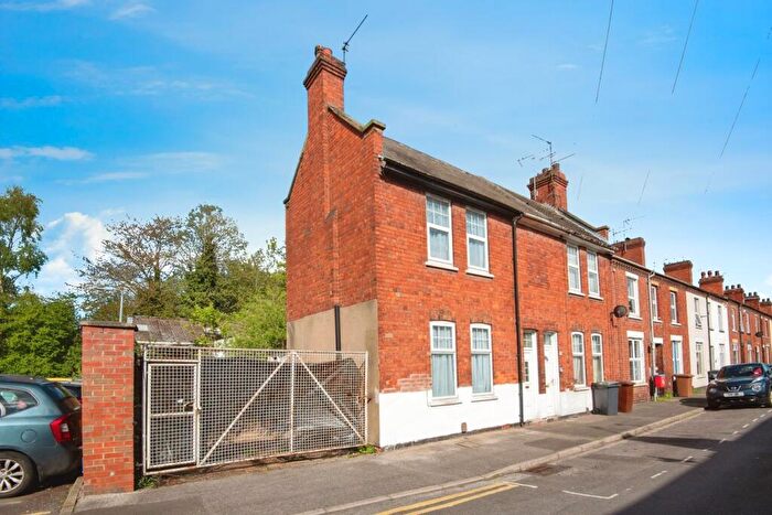 2 Bedroom End Of Terrace House For Sale In Drake Street, Lincoln, LN1