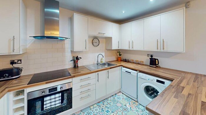 2 Bedroom Apartment To Rent In Tradewind Square, Liverpool, L1