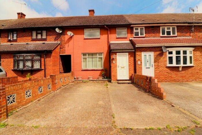 3 Bedroom Property To Rent In Humber Avenue, South Ockendon, RM15