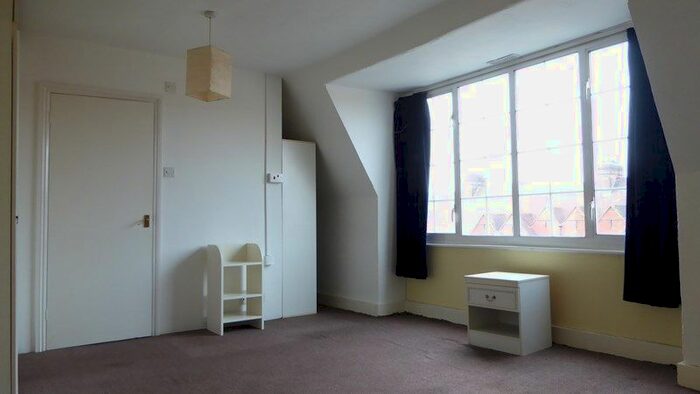 Studio To Rent In Golders Green, Golders Green, NW11