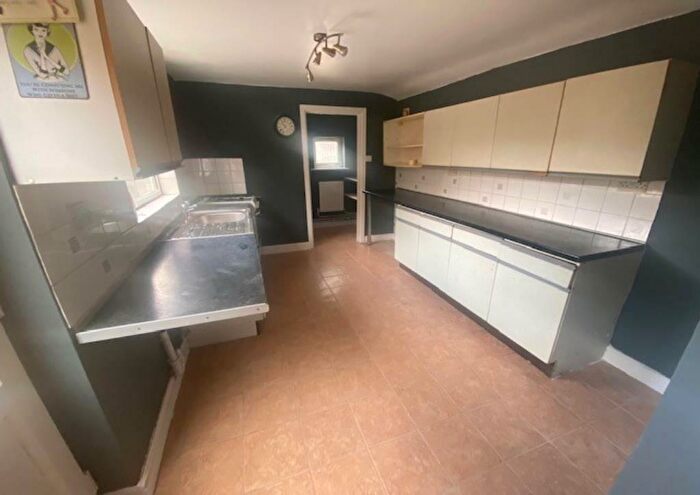4 Bedroom Semi-Detached House To Rent In Alexandra Road, Millfield, Peterborough, PE1