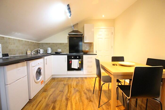 1 Bedroom Terraced House To Rent In Albany Road, Roath, CF24