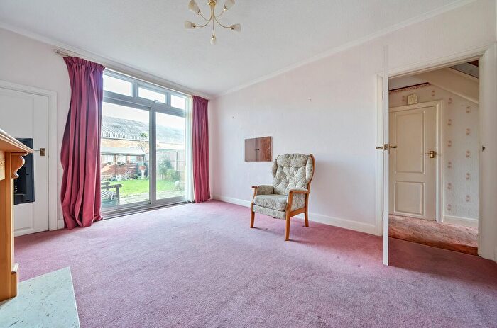 3 Bedroom Terraced House For Sale In Woldham Road, Bromley, BR2