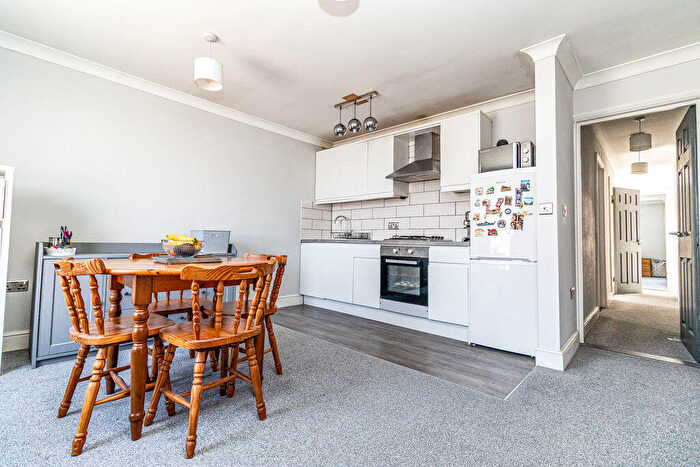 2 Bedroom Flat For Sale In Fawcett Road, Southsea, PO4