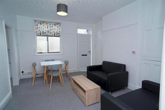 4 Bedroom Flat To Rent In Toyne Street, Crookes, Sheffield, S10