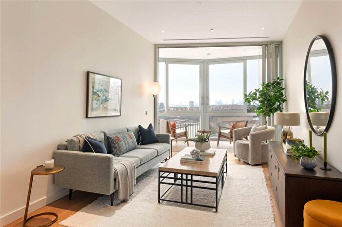 2 Bedroom Flat To Rent In Prospect Way, London, SW11