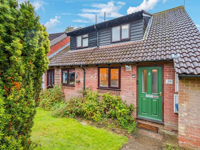 1 Bedroom End Of Terrace House For Sale In Goose Acre, Chesham, HP5