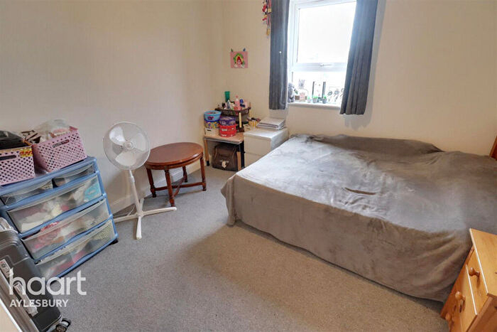 2 Bedroom Apartment To Rent In Bellingham Way, Aylesbury, HP22