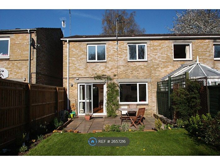 3 Bedroom Semi-Detached House To Rent In White House Road, Oxford, OX1