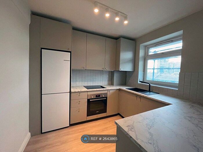 2 Bedroom Flat To Rent In Juniper House, London, SE14