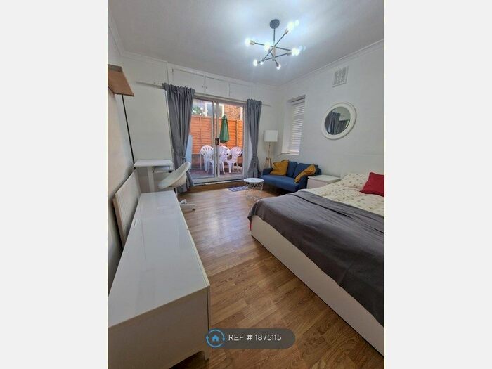 1 Bedroom Flat To Rent In St. Helens Gardens, London, W10