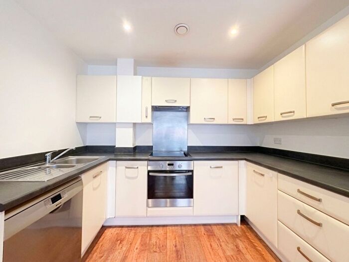 1 Bedroom Flat To Rent In Stoke Road, Slough, SL2