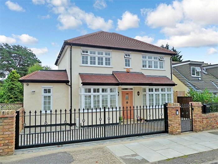 5 Bedroom Detached House For Sale In Lime Grove, Ruislip, HA4