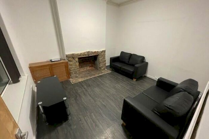 4 Bedroom Terraced House To Rent In Mundy Place Cardiff, CF24