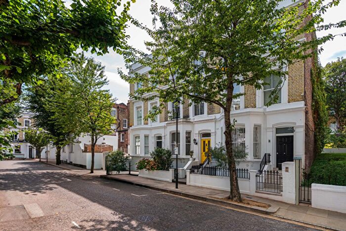 5 Bedroom Property For Sale In Oakfield Street, Chelsea, London, United Kingdom, SW10