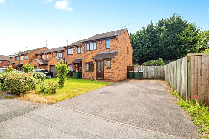 3 Bedroom End Of Terrace House For Sale In Bakers Lane, Coventry, West Midlands, CV5