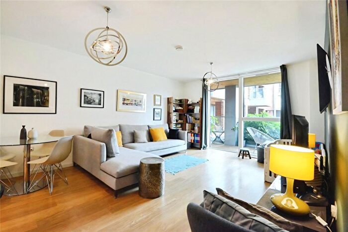 1 Bedroom Flat For Sale In High Street, Brentford, TW8