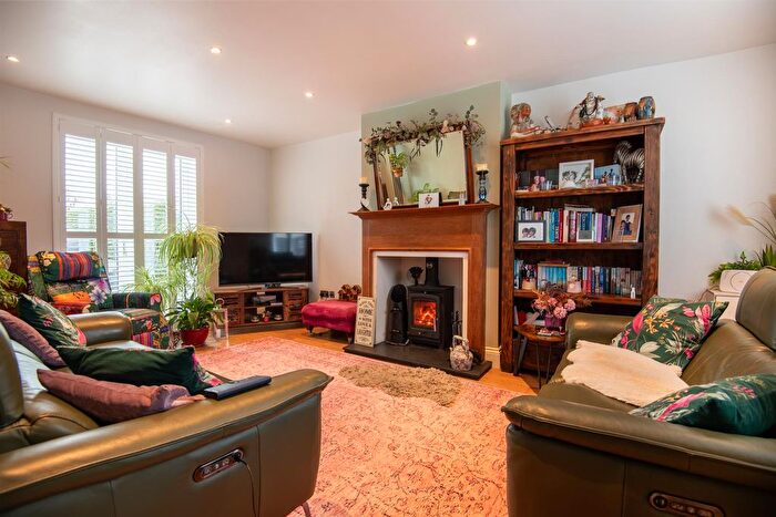 3 Bedroom Semi-detached House For Sale In Abbey Road, Wellingborough, NN8