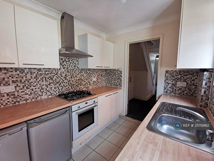 3 Bedroom Semi-Detached House To Rent In Elm Park, Reading, RG30