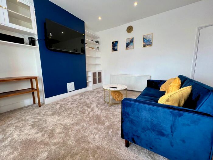3 Bedroom Maisonette To Rent In Willingdon Road, Wood Green, N22