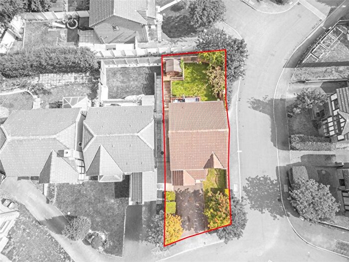 3 Bedroom Detached House For Sale In Chadwick Crescent, Oxford Park, Dewsbury, WF13