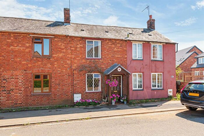 2 Bedroom Cottage For Sale In The Causeway, Carlton, Bedford, MK43