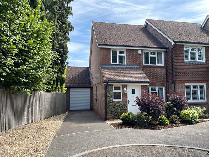 3 Bedroom Property For Sale In Springvale Close, Great Bookham, KT23
