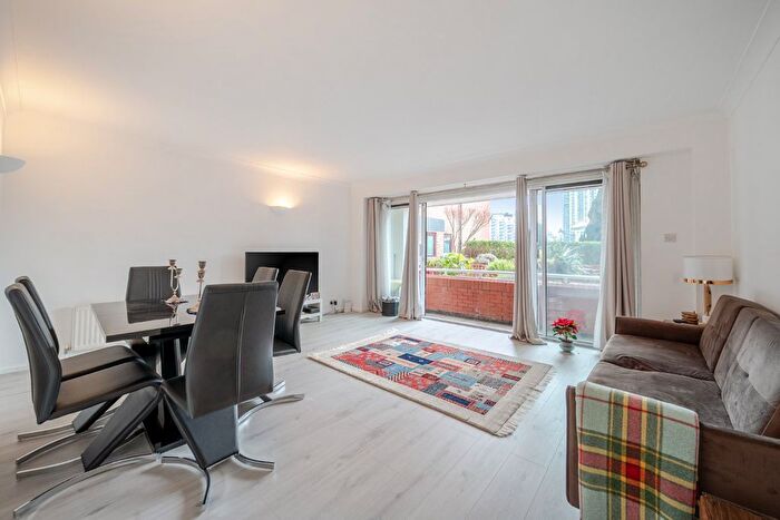 2 Bedroom Flat For Sale In William Morris Way, Fulham, London, SW6