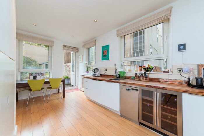 2 Bedroom Flat To Rent In Highbury Corner, Highbury, London, N5