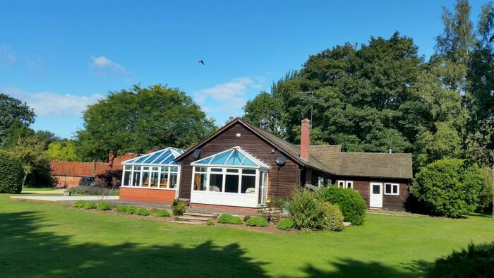 4 Bedroom Bungalow To Rent In The Street, Gooderstone, King'S Lynn, PE33